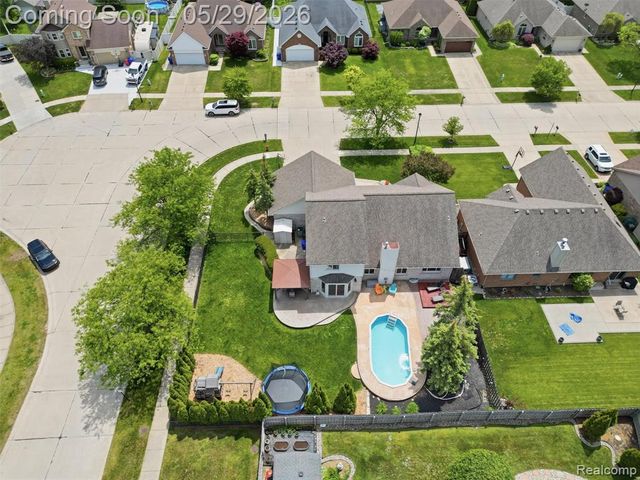 15581 Spiceway, Fraser, MI 48026