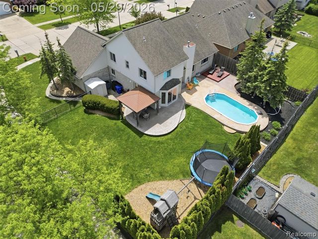 15581 Spiceway, Fraser, MI 48026