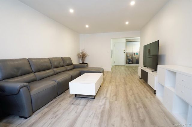 94-30 58th Avenue 1E, Elmhurst, NY 11373