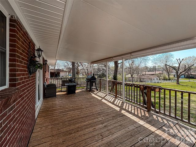 2011 Mountain Creek Road, Albemarle, NC 28001