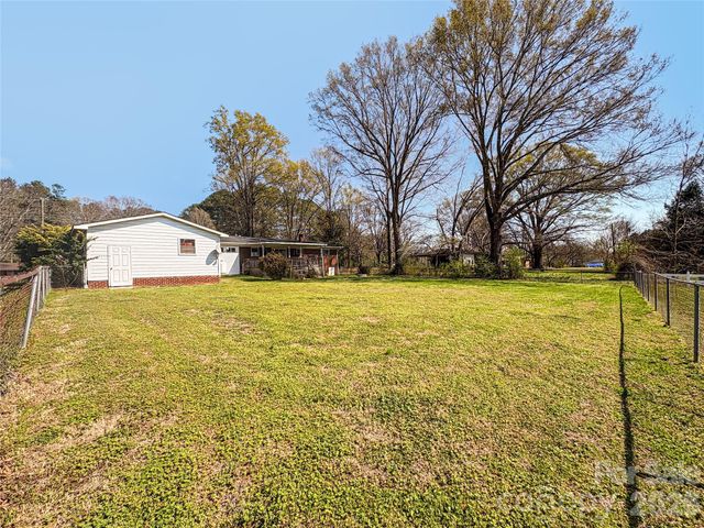 2011 Mountain Creek Road, Albemarle, NC 28001