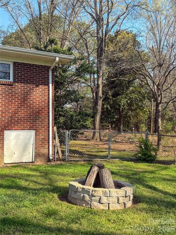 2011 Mountain Creek Road, Albemarle, NC 28001