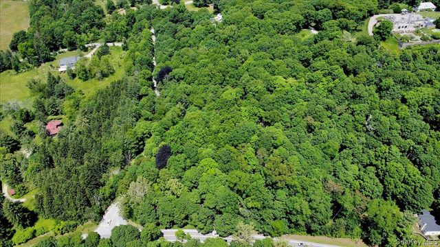 15 Darlington Road, Bedford, NY 10549