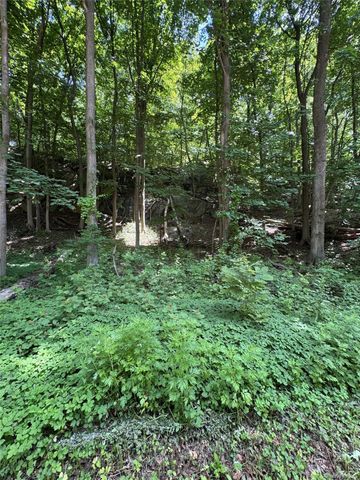 15 Darlington Road, Bedford, NY 10549