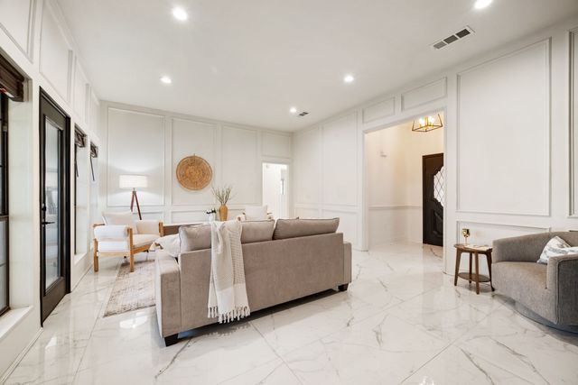 504 Sagebrush Street, Colleyville, TX 76034