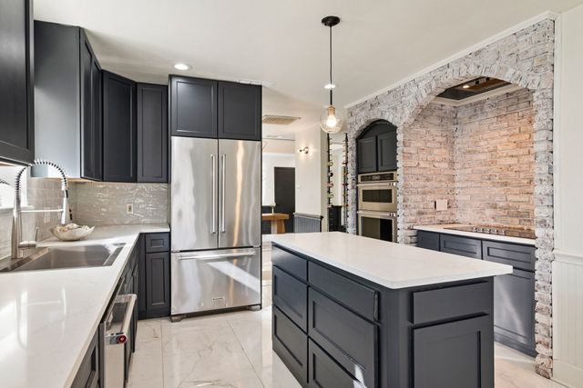 504 Sagebrush Street, Colleyville, TX 76034