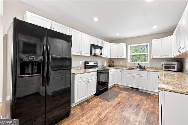 8 Fernwood Way NE, Rome, GA 30161