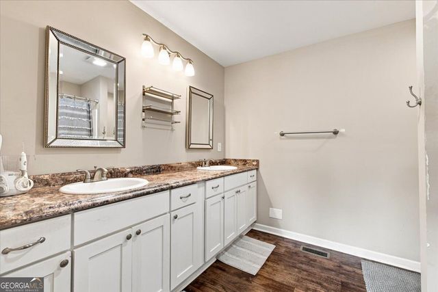 8 Fernwood Way NE, Rome, GA 30161