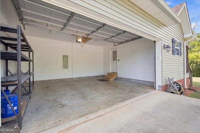8 Fernwood Way NE, Rome, GA 30161