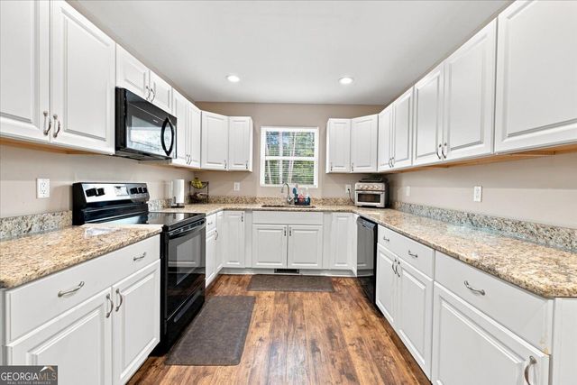 8 Fernwood Way NE, Rome, GA 30161