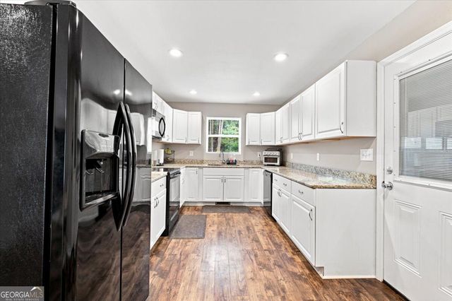 8 Fernwood Way NE, Rome, GA 30161