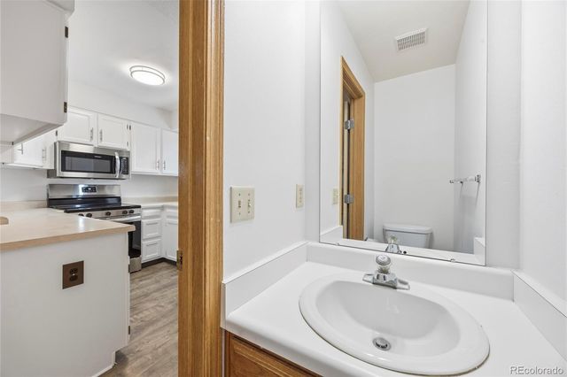 1811 S Quebec Way 95, Denver, CO 80231