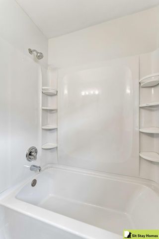 5025 Wirt Street, Omaha, NE 68104