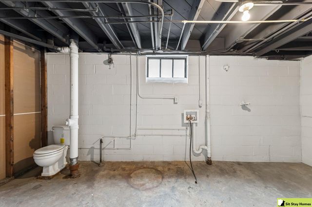 5025 Wirt Street, Omaha, NE 68104