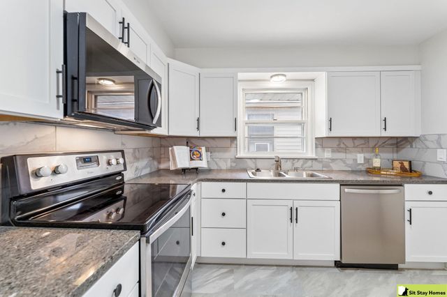 5025 Wirt Street, Omaha, NE 68104