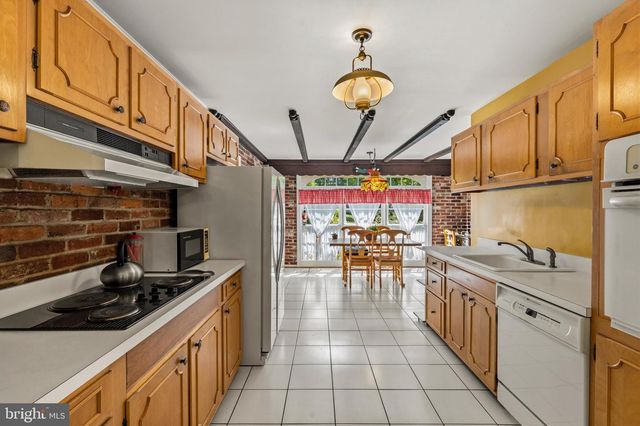 11504 PARKEDGE DR, North Bethesda, MD 20852
