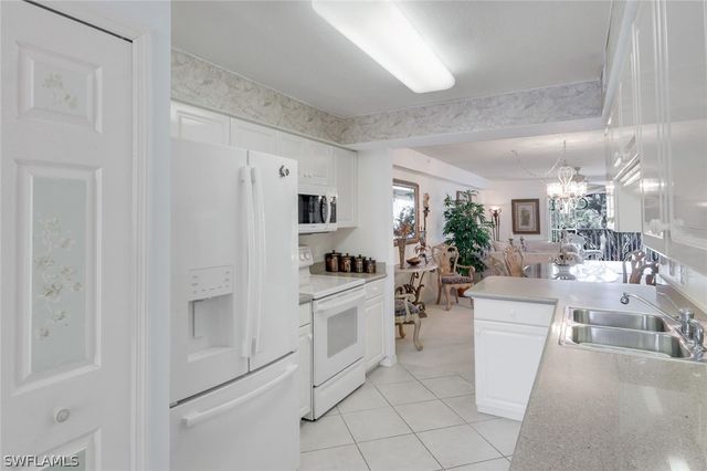 15495 Cedarwood LN 204, Naples, FL 34110