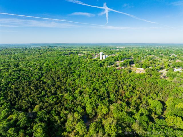 35 E 9th Street, Okmulgee, OK 74447