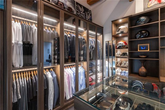 210 W 5th Street 207, Kansas City, MO 64105