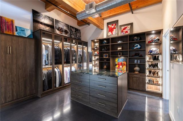 210 W 5th Street 207, Kansas City, MO 64105