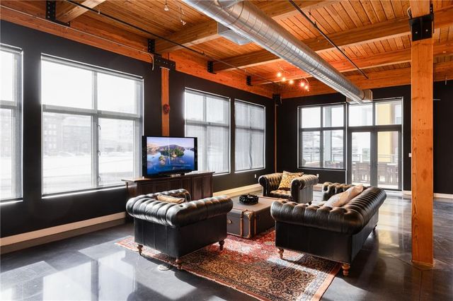 210 W 5th Street 207, Kansas City, MO 64105