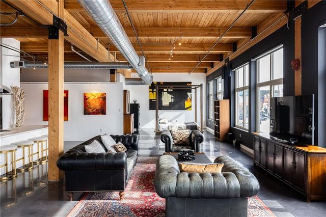 210 W 5th Street 207, Kansas City, MO 64105