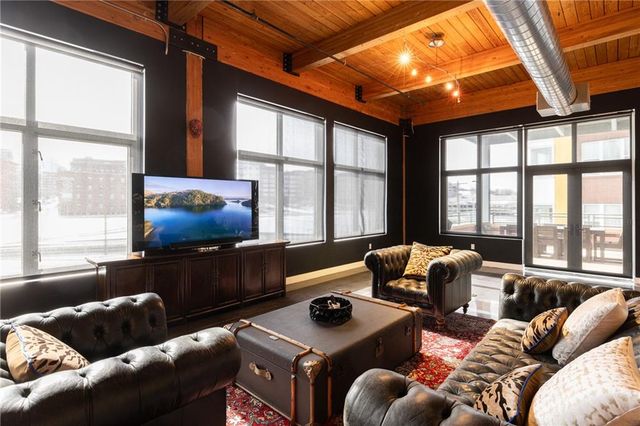 210 W 5th Street 207, Kansas City, MO 64105