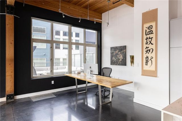 210 W 5th Street 207, Kansas City, MO 64105