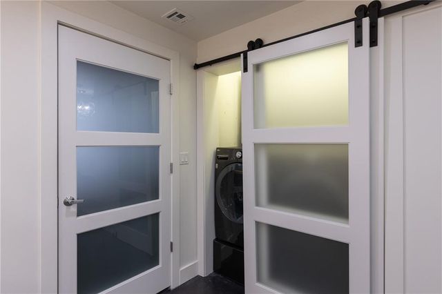 210 W 5th Street 207, Kansas City, MO 64105