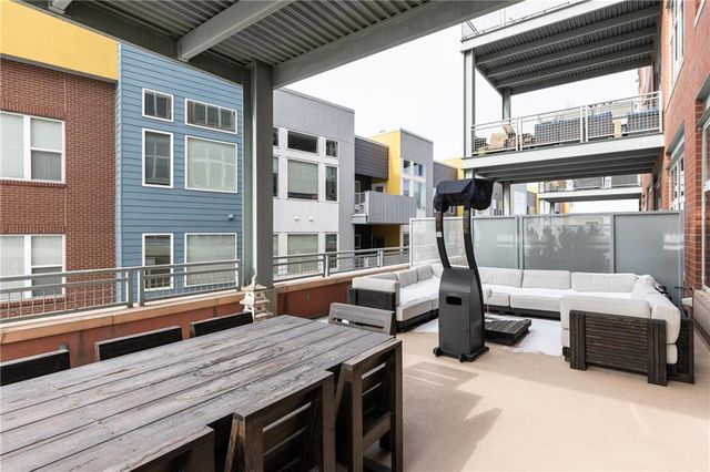 210 W 5th Street 207, Kansas City, MO 64105