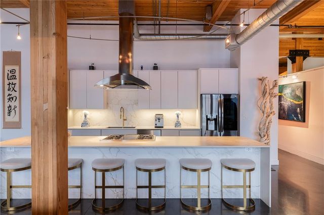 210 W 5th Street 207, Kansas City, MO 64105