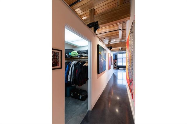 210 W 5th Street 207, Kansas City, MO 64105