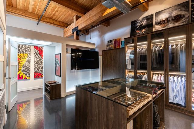 210 W 5th Street 207, Kansas City, MO 64105