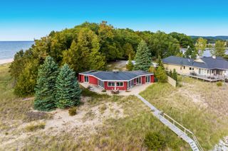 16560 Starke Road, Arcadia, MI 49613