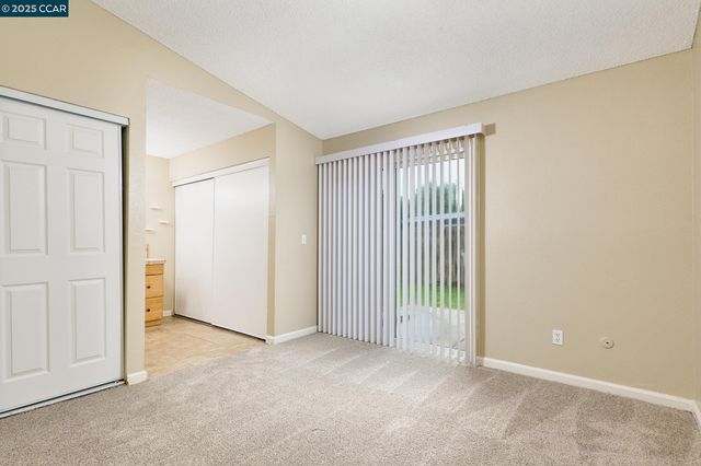 7827 Deer Meadow Dr, Sacramento, CA 95823