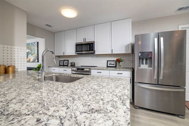 1115 Redbud Court, Arlington, TX 76012