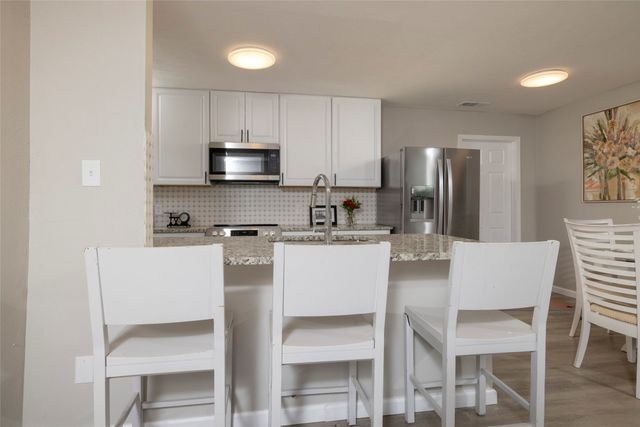 1115 Redbud Court, Arlington, TX 76012