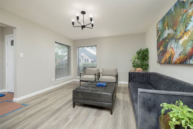 1115 Redbud Court, Arlington, TX 76012