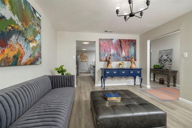 1115 Redbud Court, Arlington, TX 76012