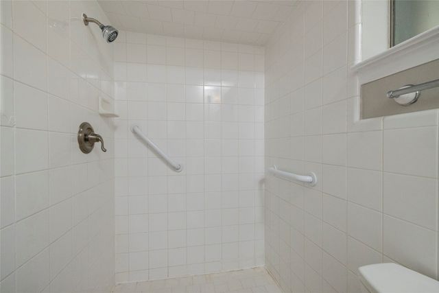1115 Redbud Court, Arlington, TX 76012