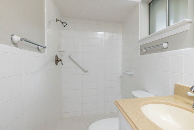 1115 Redbud Court, Arlington, TX 76012