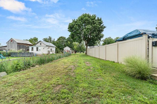 9963 JONESTOWN RD, Grantville, PA 17028