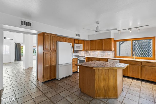 5627 S CROWS NEST Road, Tempe, AZ 85283