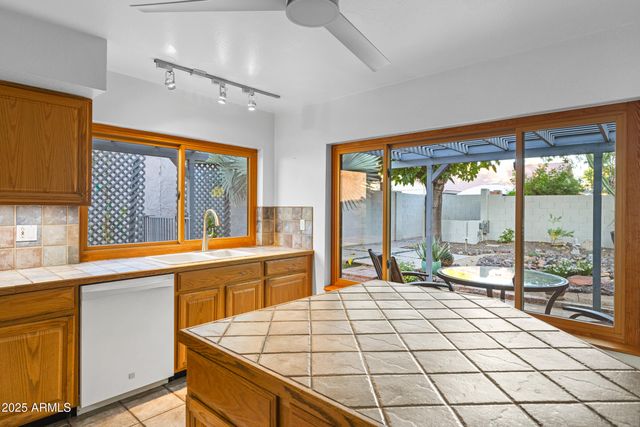 5627 S CROWS NEST Road, Tempe, AZ 85283