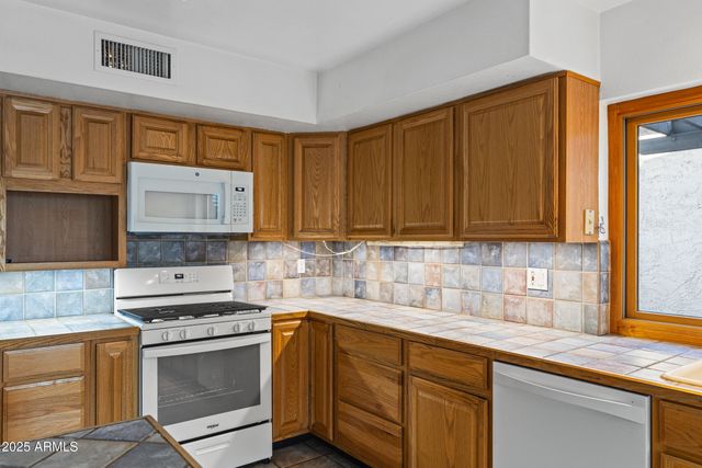 5627 S CROWS NEST Road, Tempe, AZ 85283