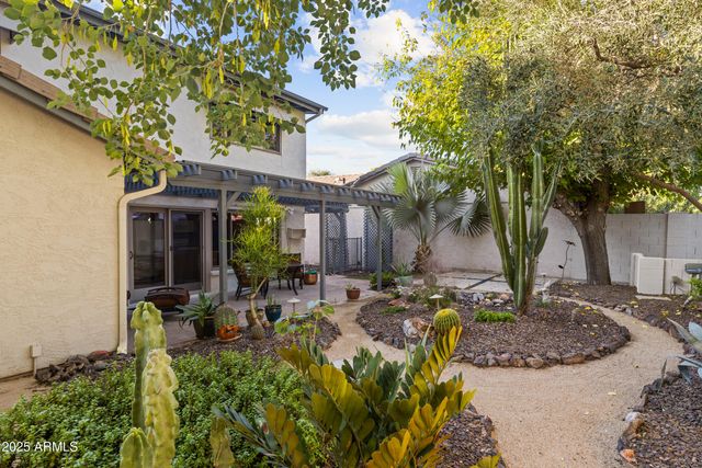 5627 S CROWS NEST Road, Tempe, AZ 85283