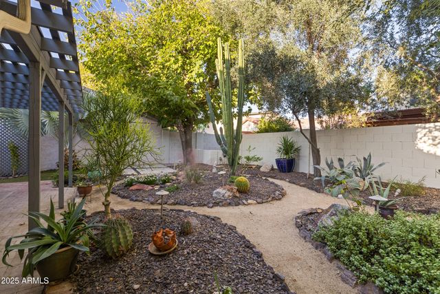 5627 S CROWS NEST Road, Tempe, AZ 85283