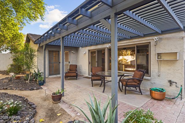 5627 S CROWS NEST Road, Tempe, AZ 85283