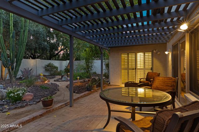 5627 S CROWS NEST Road, Tempe, AZ 85283