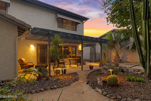 5627 S CROWS NEST Road, Tempe, AZ 85283